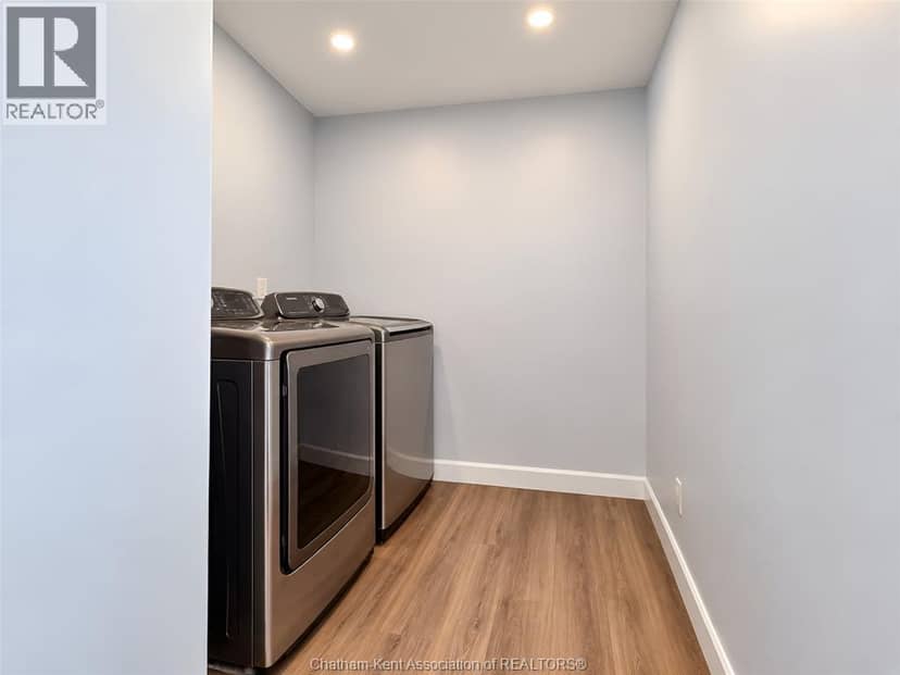 12 Crerar DRIVE — photo 40 of 40