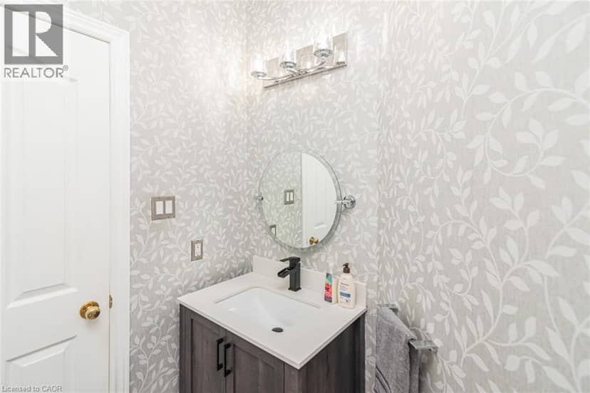 102 WILLOW Lane — photo 18 of 40