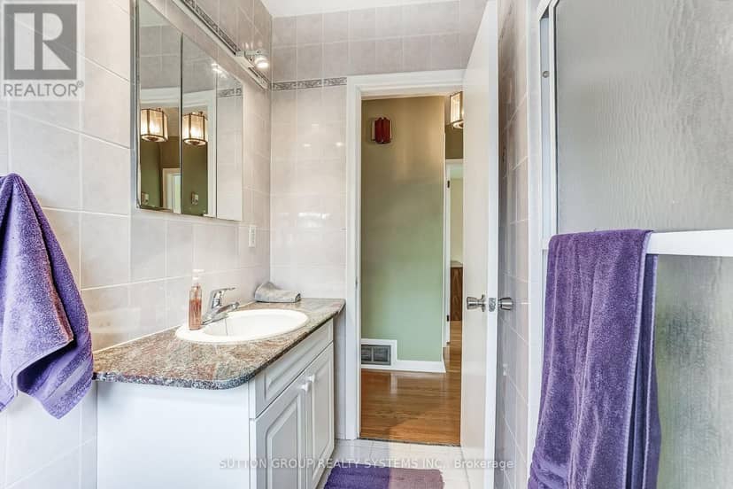 20 Taysham Crescent — photo 15 of 28