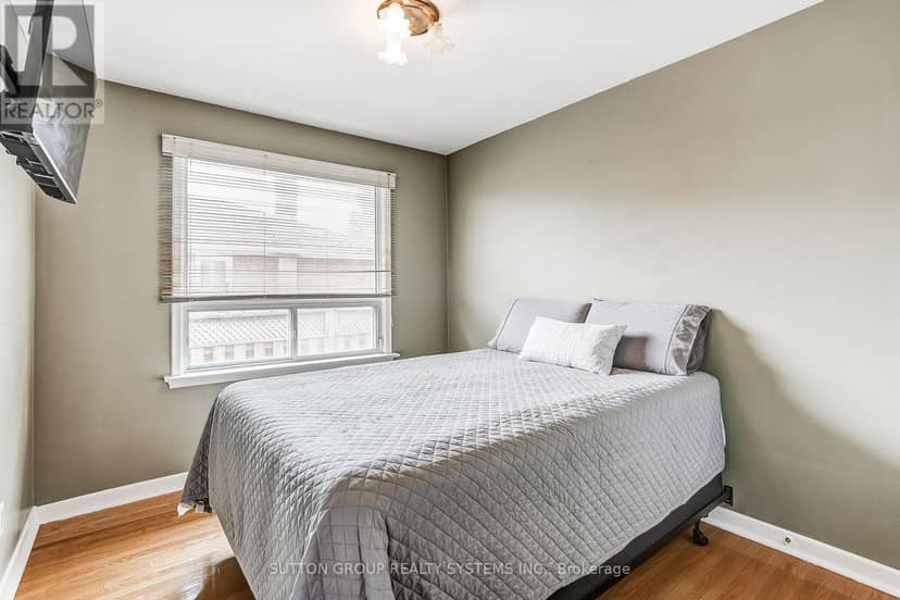 20 Taysham Crescent — photo 14 of 28