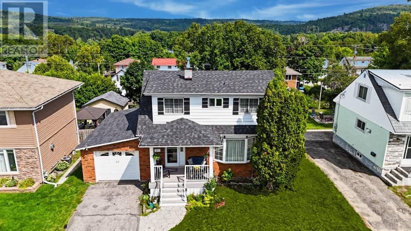 22 Birch RD — photo 2 of 32