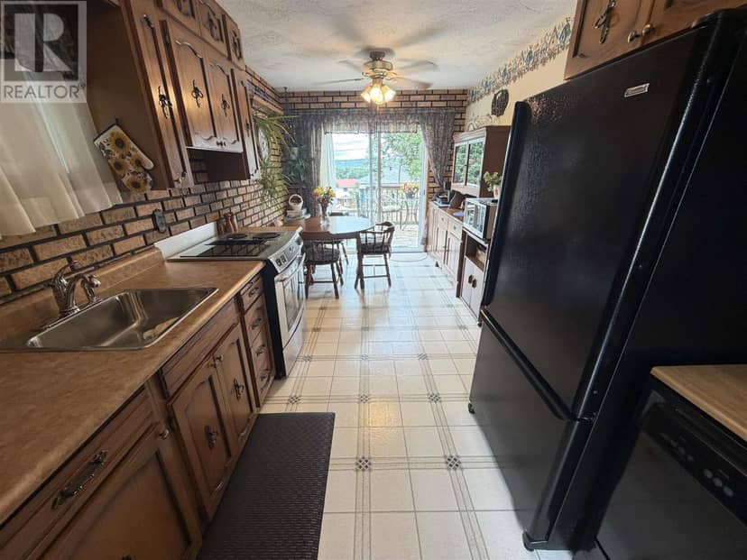 22 Birch RD — photo 9 of 32