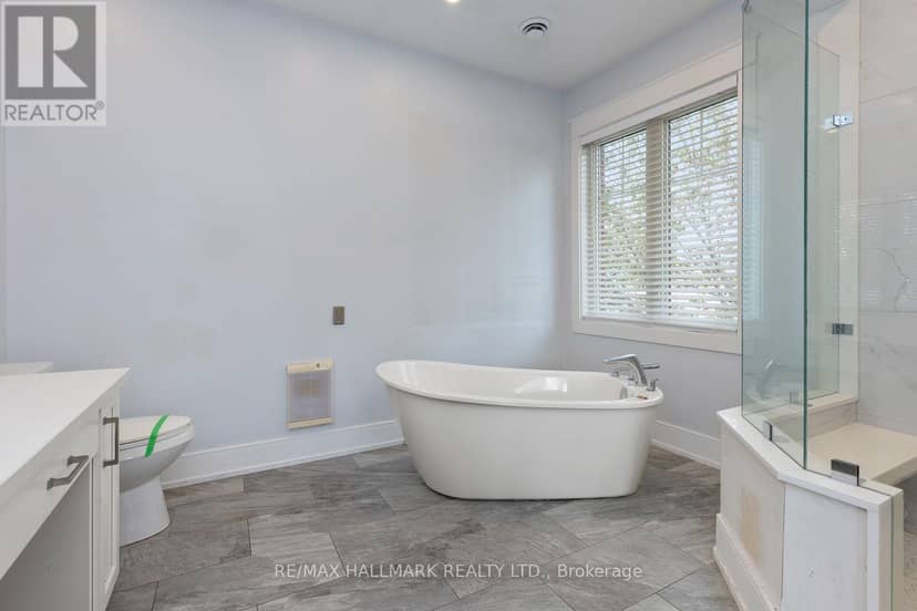 10 Sunray Crescent — photo 13 of 30