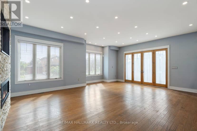 10 Sunray Crescent — photo 4 of 30
