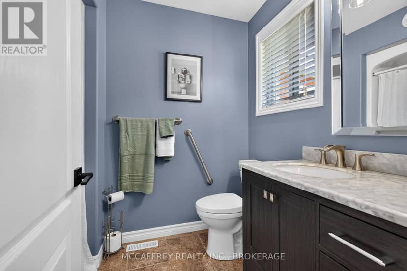 9 Hartwood Crescent — photo 23 of 40