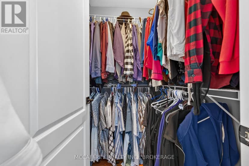 9 Hartwood Crescent — photo 24 of 40