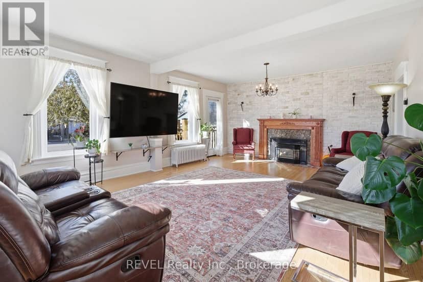 39 Trent Street N, Quinte West, photo 4
