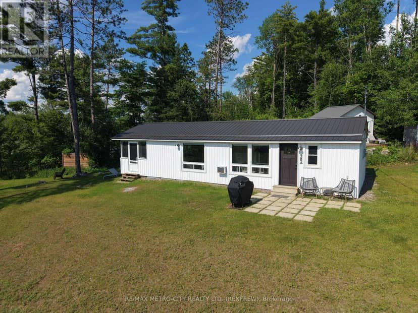 982 Stones Lake Road, Greater Madawaska, photo 2