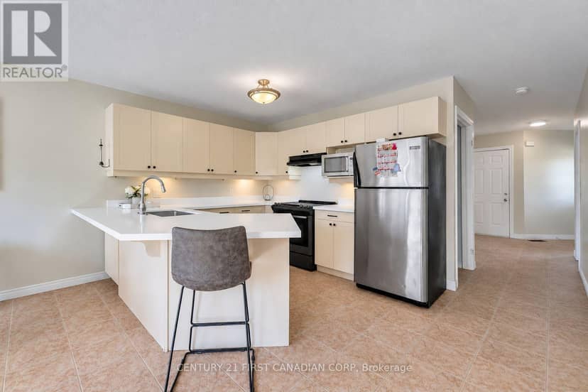 89 McTaggart Court — photo 10 of 40