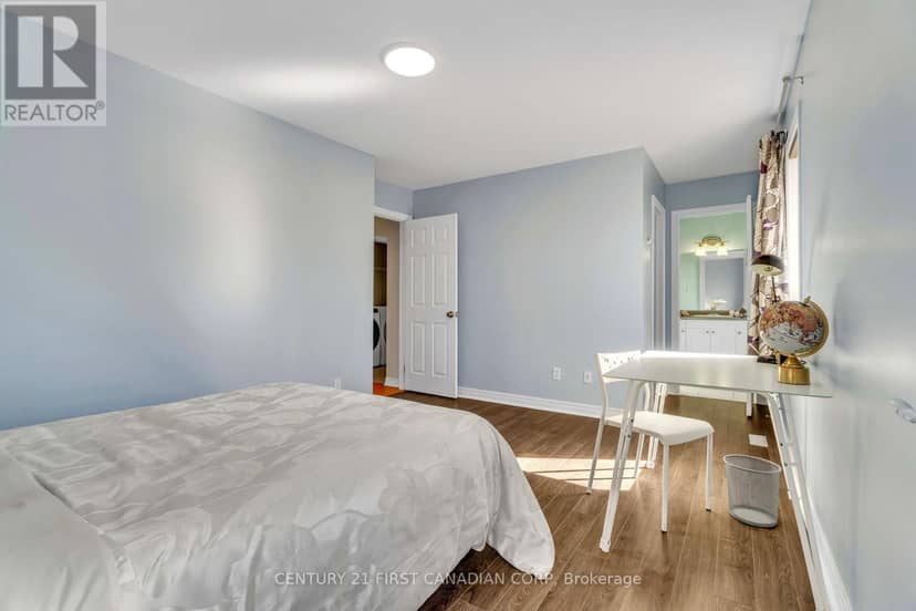 89 McTaggart Court — photo 21 of 40