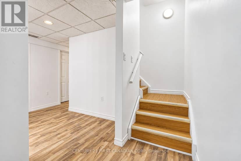 89 McTaggart Court — photo 32 of 40