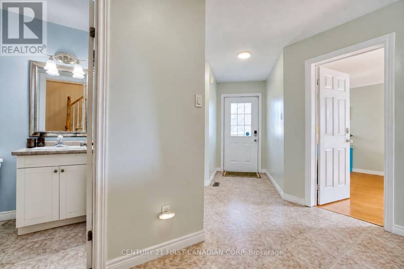 89 McTaggart Court — photo 5 of 40