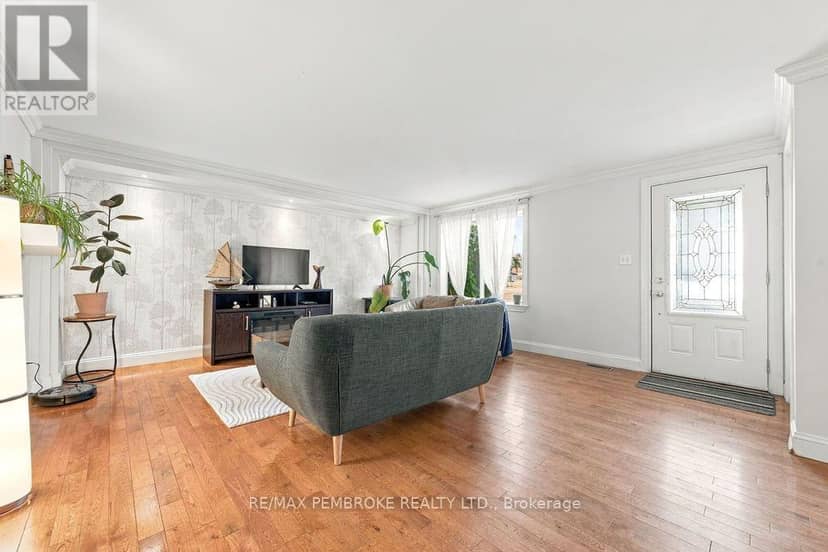 397 Trafalgar Road — photo 5 of 40