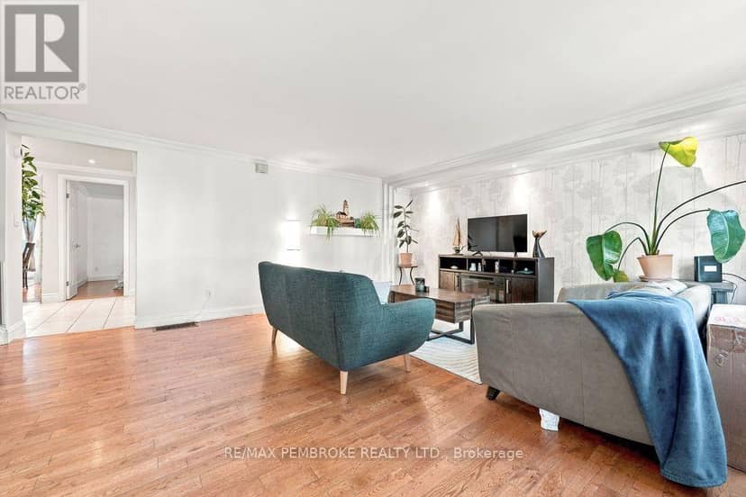 397 Trafalgar Road — photo 8 of 40
