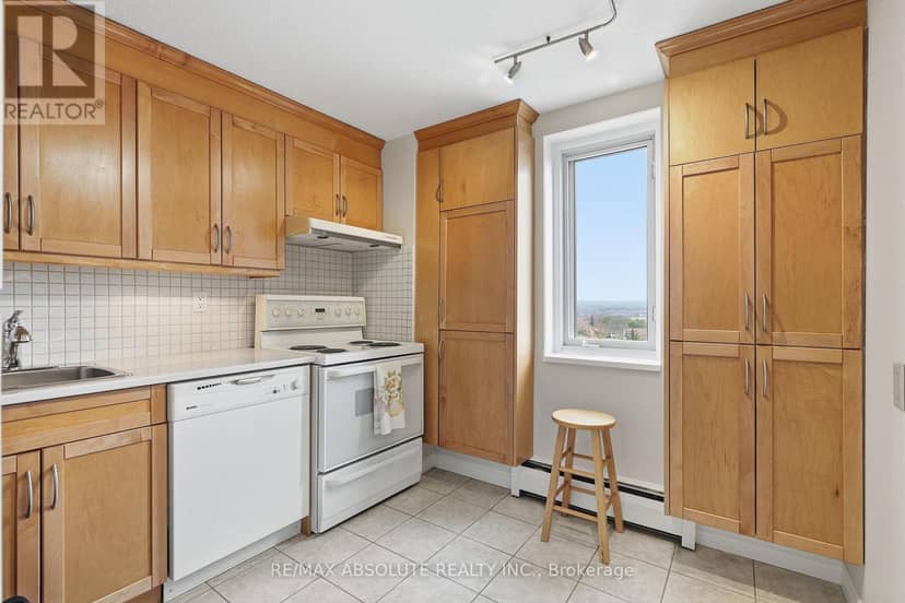 1010 - 915 Elmsmere Road — photo 14 of 28