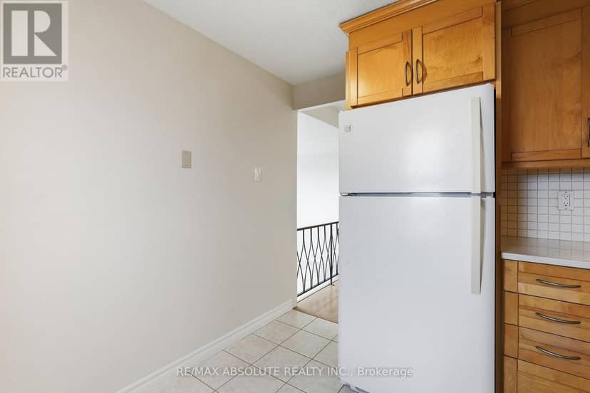 1010 - 915 Elmsmere Road — photo 17 of 28
