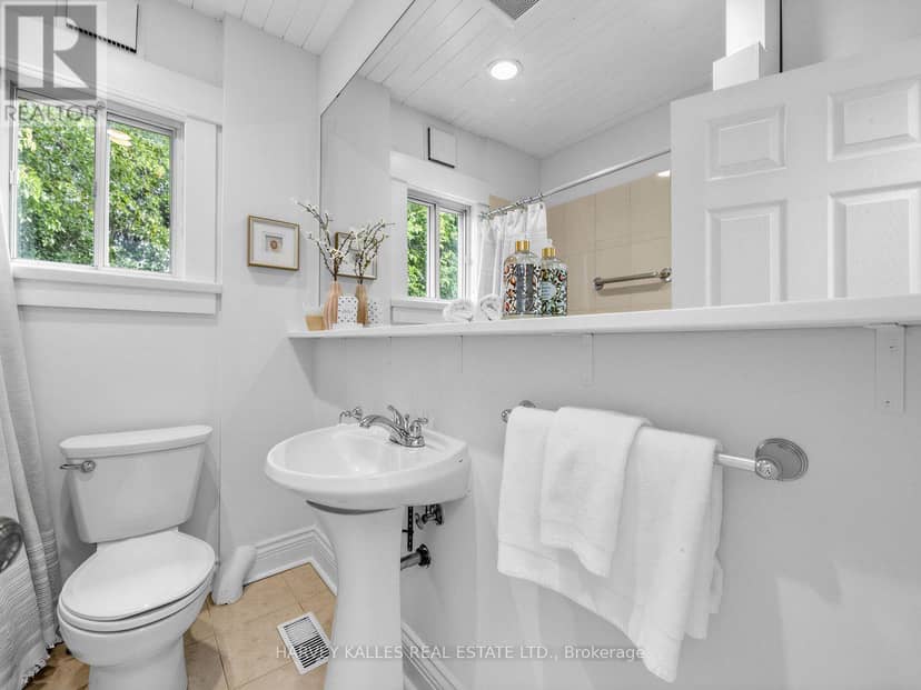 4 Kenrae Road — photo 18 of 35