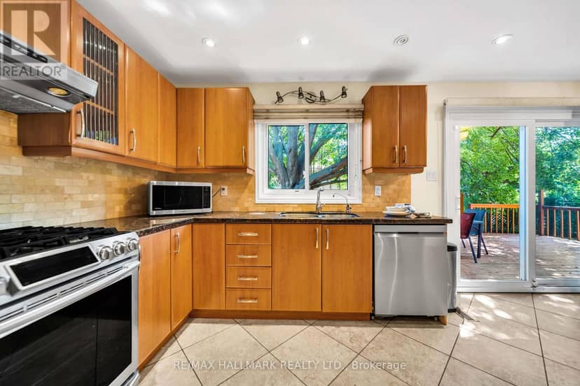 17 Twin Circle Court — photo 10 of 39