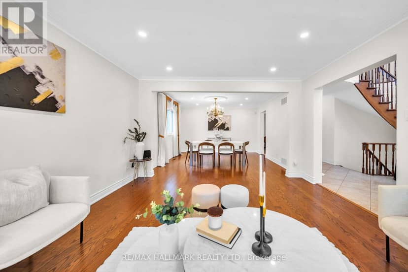 17 Twin Circle Court, Toronto, photo 4
