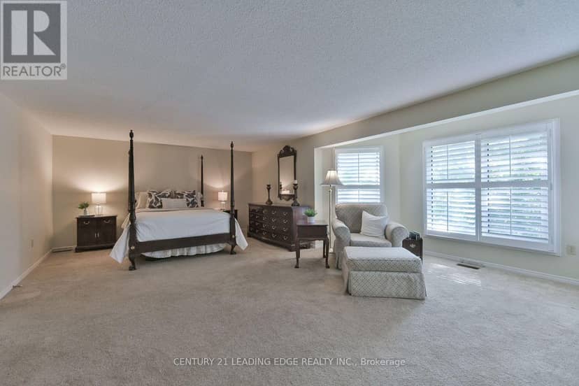 14 Montrose Crescent — photo 24 of 40