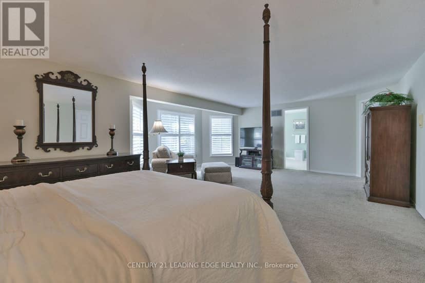 14 Montrose Crescent — photo 25 of 40