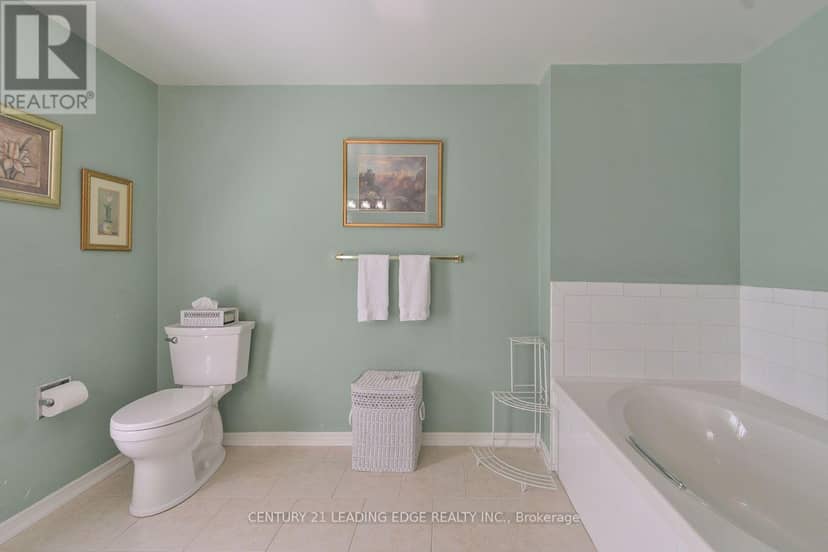 14 Montrose Crescent — photo 27 of 40