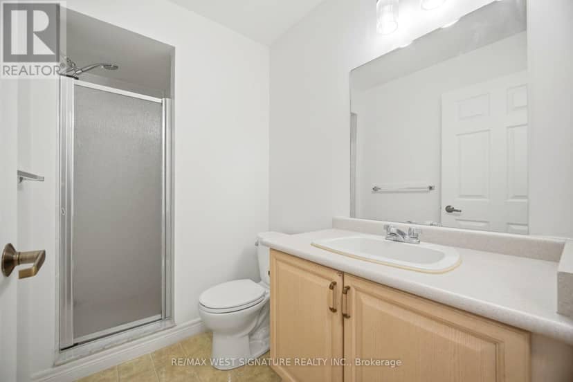 105 - 75 Treelawn Boulevard — photo 15 of 26