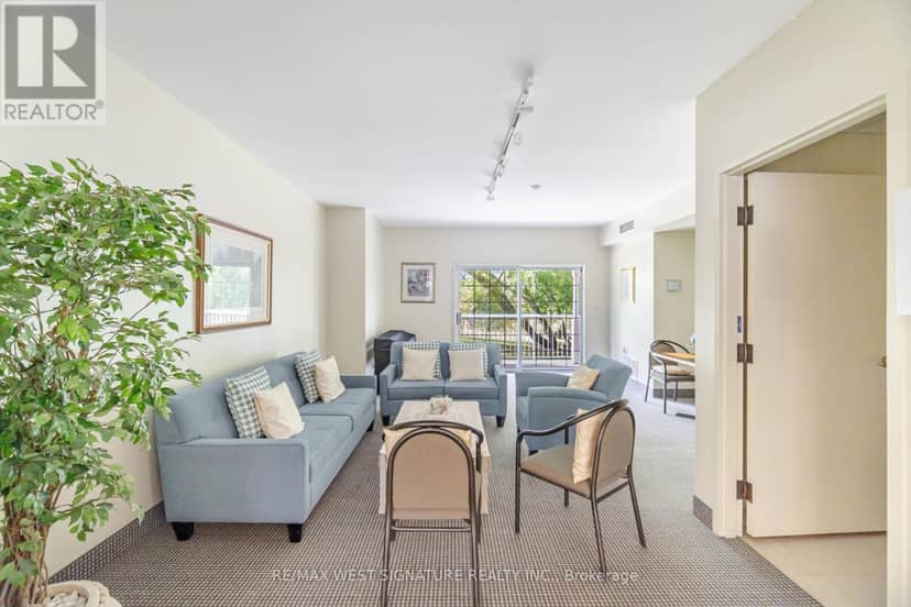 105 - 75 Treelawn Boulevard — photo 18 of 26