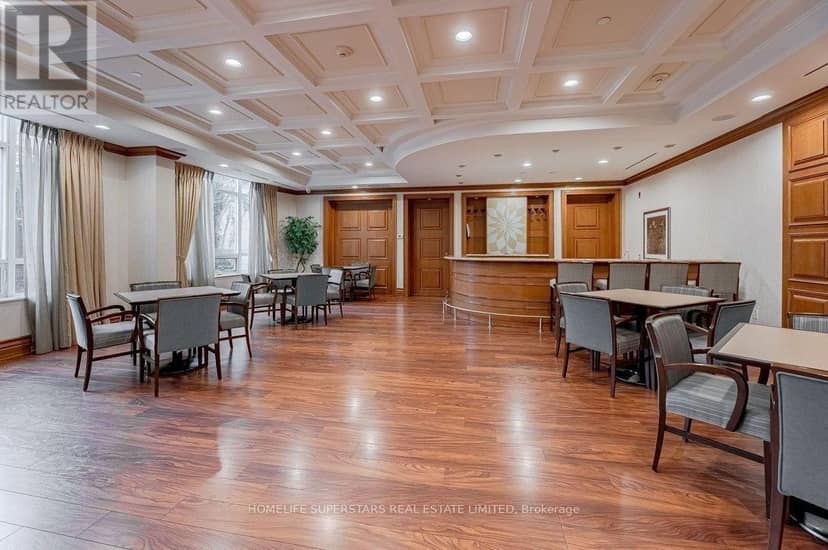 619 - 10101 Yonge Street — photo 11 of 28
