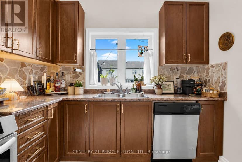 19 Pearcey Crescent, Barrie, photo 7