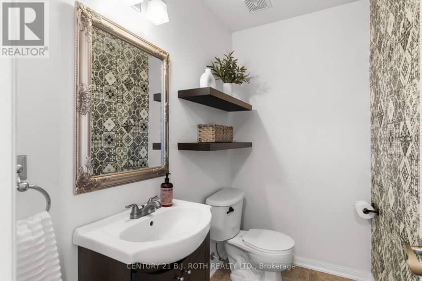 22 Ridwell Street, Barrie, photo 3