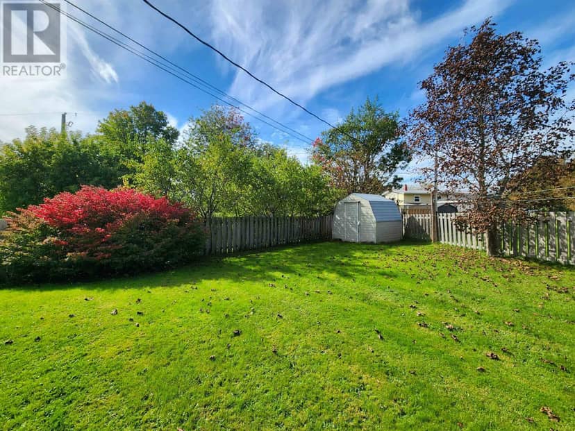 549 ROBERT CLEMENTS Drive — photo 11 of 38
