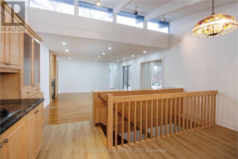 19 Blair Athol Crescent — photo 15 of 40