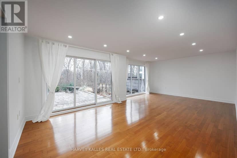 19 Blair Athol Crescent — photo 21 of 40