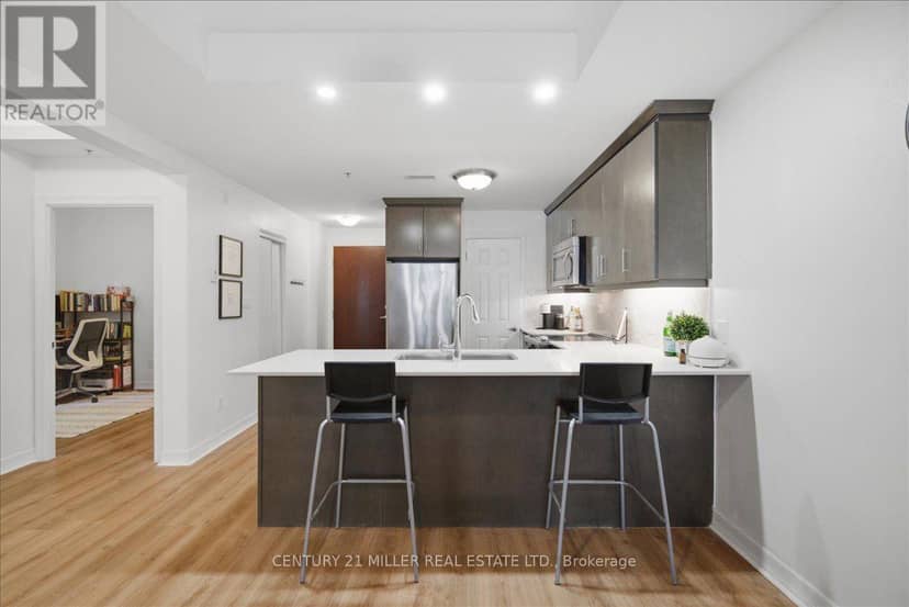 102 - 70 Stewart Street — photo 11 of 30