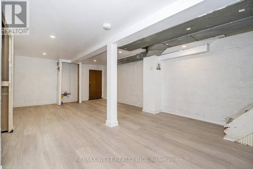83 Scott Road — photo 14 of 22