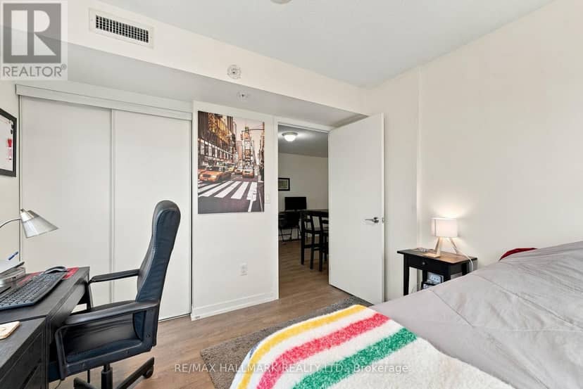 1408 - 1420 Dupont Street — photo 16 of 34