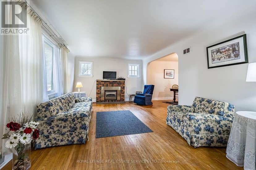 46 Frederick Street, Brampton, photo 4