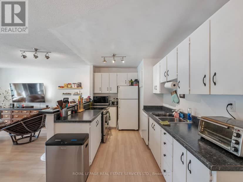 346 Indian Road Crescent — photo 21 of 40