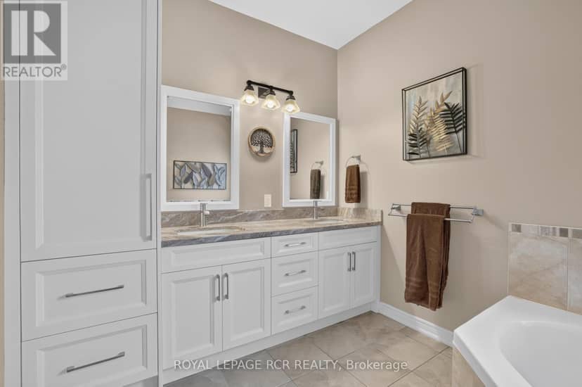 30 Borland Crescent — photo 13 of 40