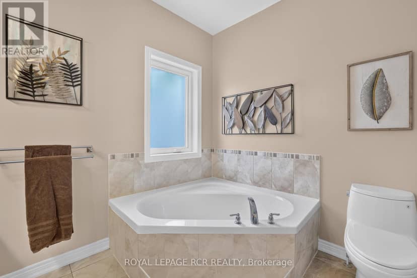 30 Borland Crescent — photo 14 of 40