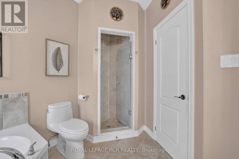 30 Borland Crescent — photo 15 of 40