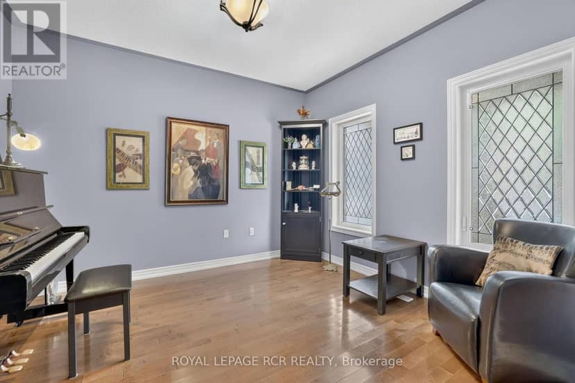 30 Borland Crescent — photo 17 of 40