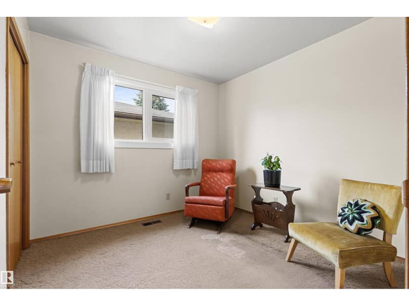 7211 140 AV NW — photo 29 of 40