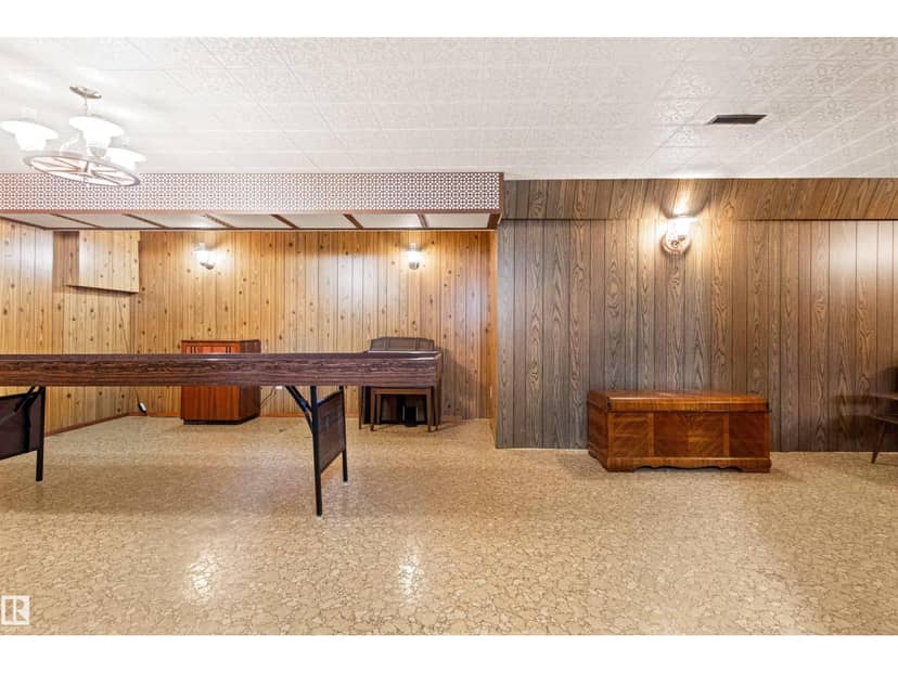 7211 140 AV NW — photo 35 of 40