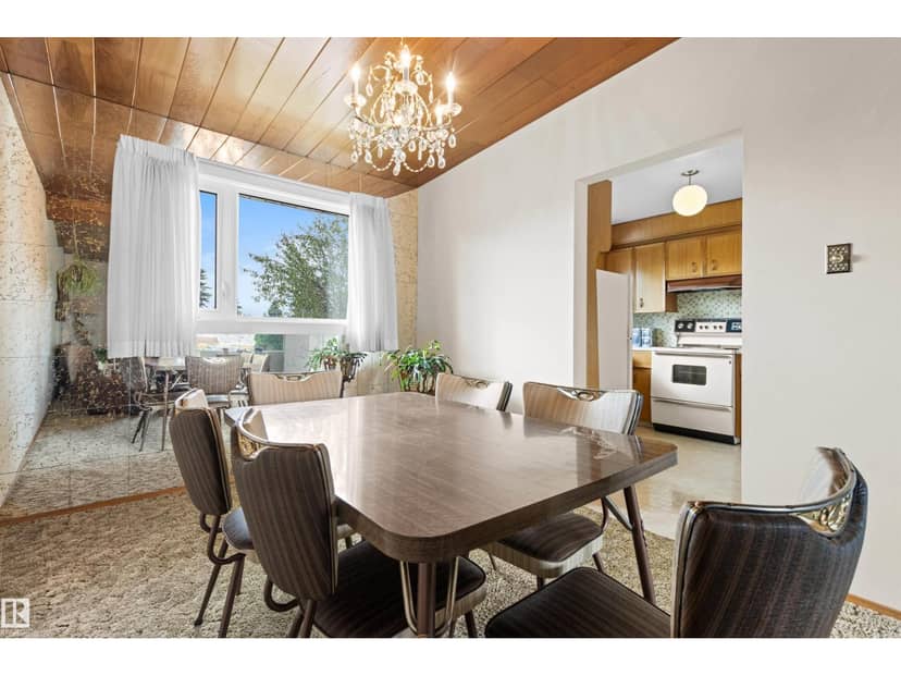 7211 140 AV NW — photo 13 of 40