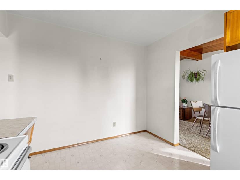 7211 140 AV NW — photo 21 of 40