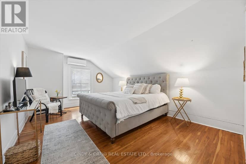 443 Victoria Street — photo 11 of 21