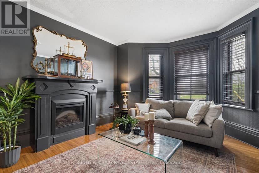 443 Victoria Street — photo 4 of 21