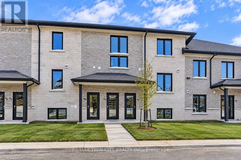 45 - 3202 Vivian Line, Stratford